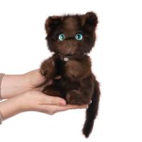 На фото котенок игрушка из натурального меха норки любомур коричневый с зелеными глазами Holich Toys 