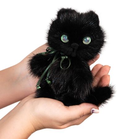На фото котенок тедди игрушка из натурального меха норки черный Holich Toys в разных ракурса